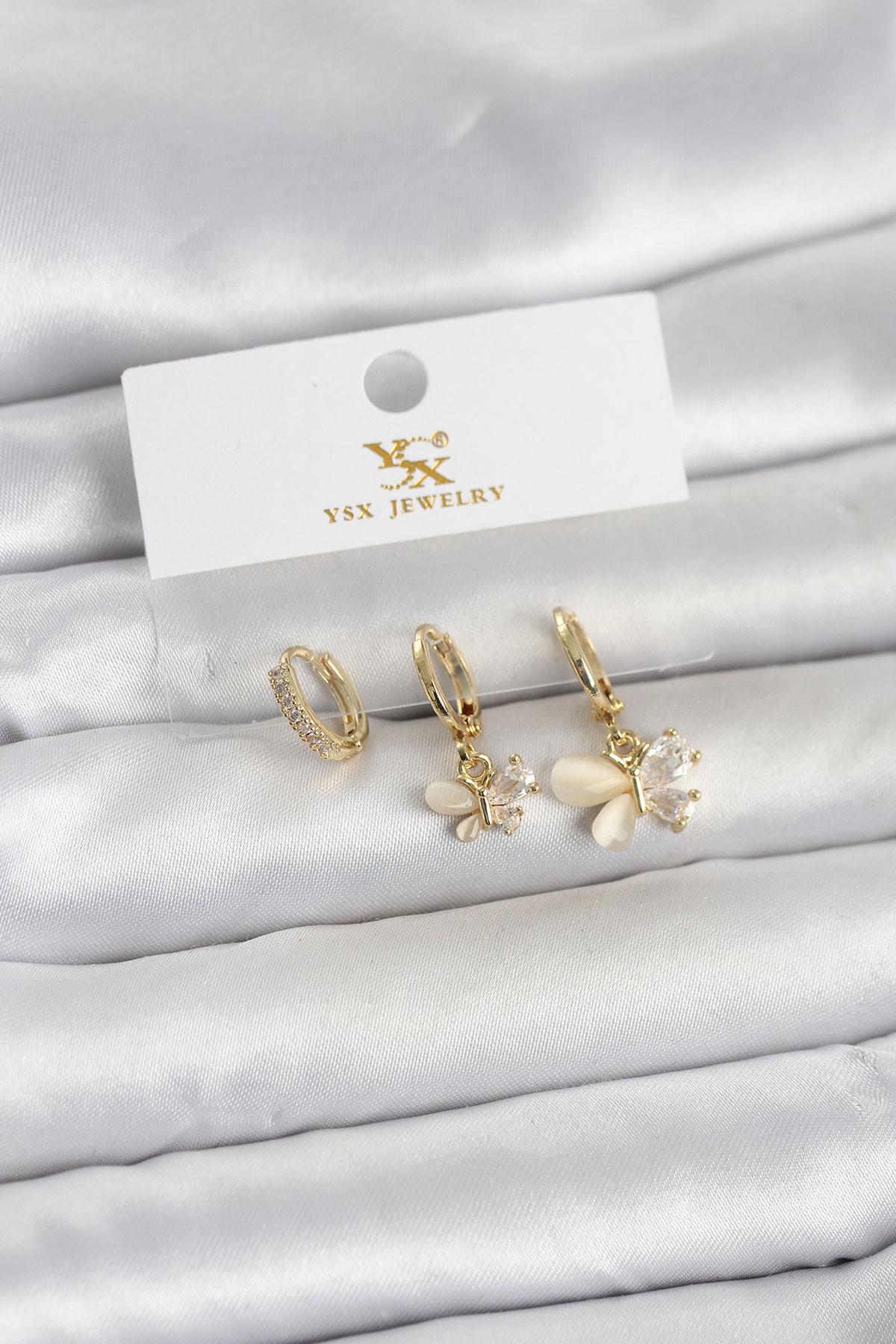 Pirinç Gold Renk Kelebek Model 3’lü Kadın Küpe 5886